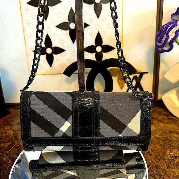Burberry leather and canvas long wallet with COA and unbranded chain - Picture 1 of 13